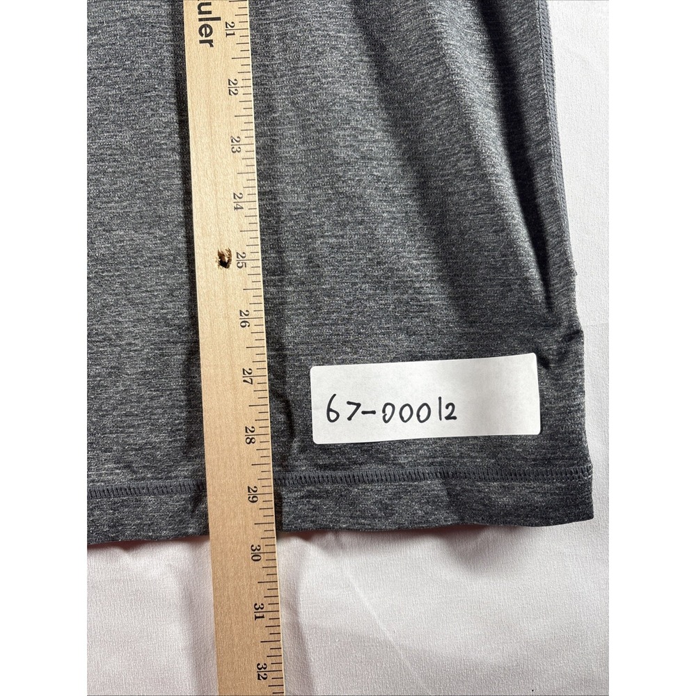 Vuori Men's Heather Long Grey Short Sleeve T-Shirt Athletic Gym Running Workout - Picture 3 of 5